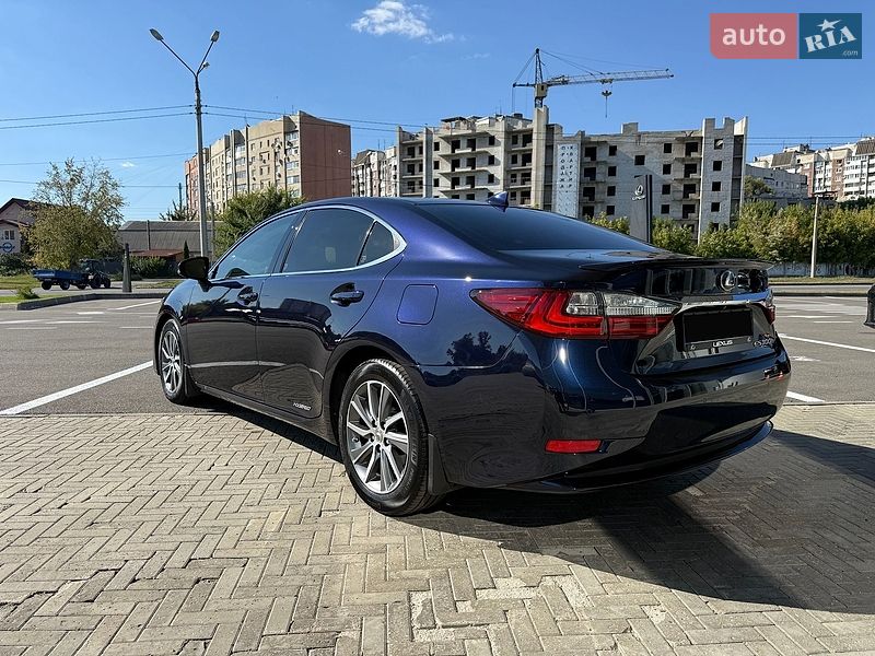 Седан Lexus ES 2015 в Харькове