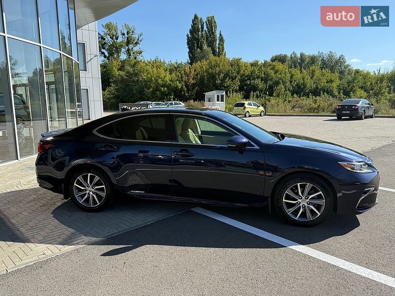 Седан Lexus ES 2015 в Харькове