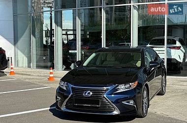 Седан Lexus ES 2015 в Харькове