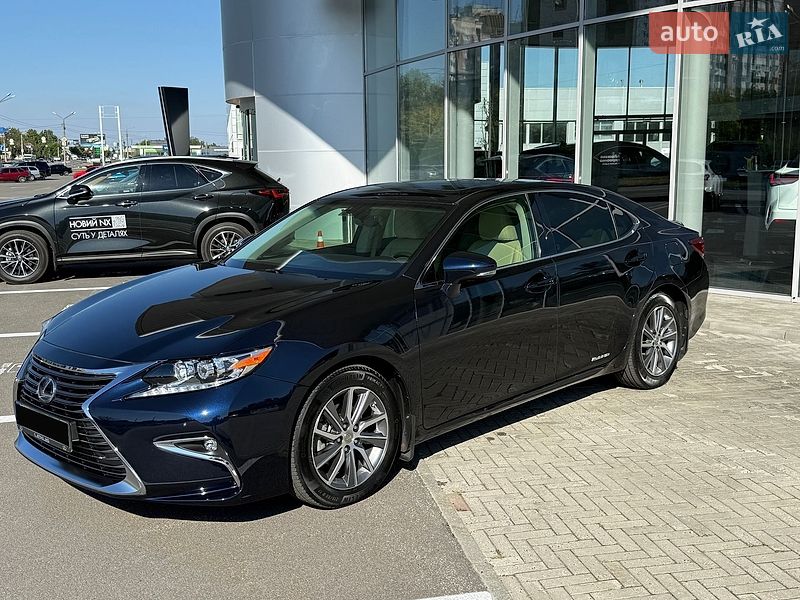 Седан Lexus ES 2015 в Харькове