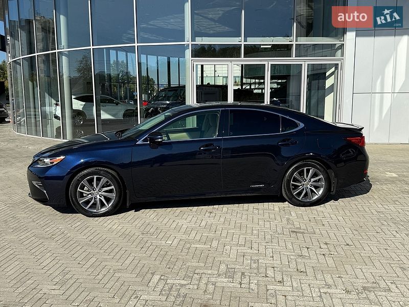 Седан Lexus ES 2015 в Харькове