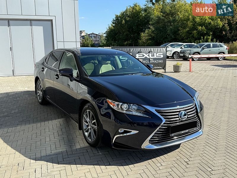 Седан Lexus ES 2015 в Харькове