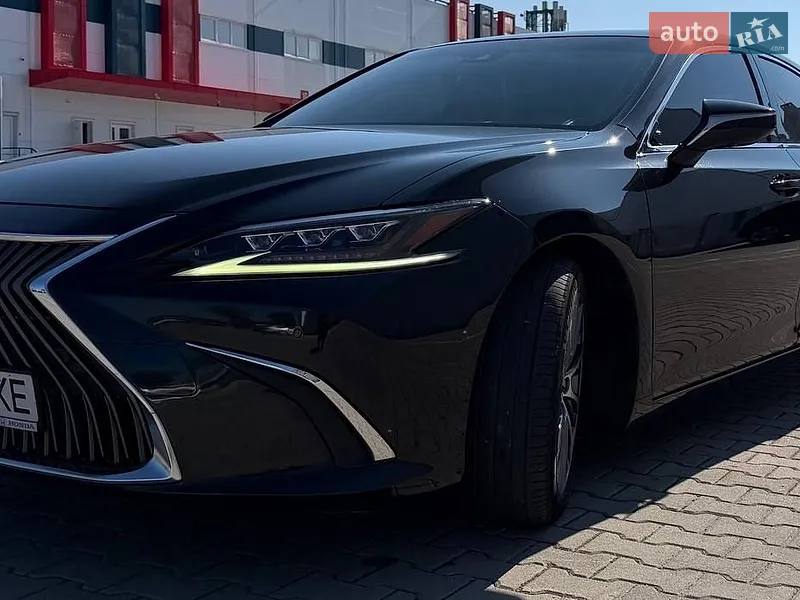 Lexus ES 2018