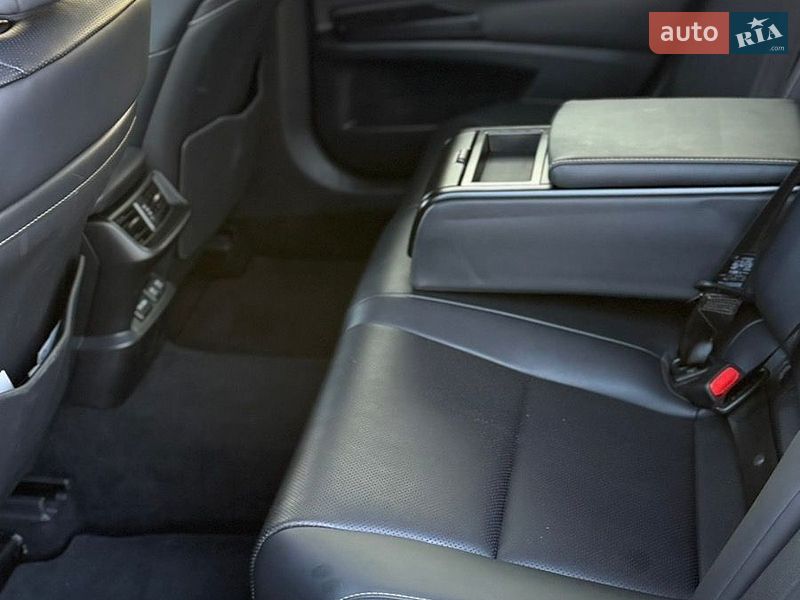 Седан Lexus ES 2019 в Києві фото 12 Седан Lexus ES 2019 в Києві