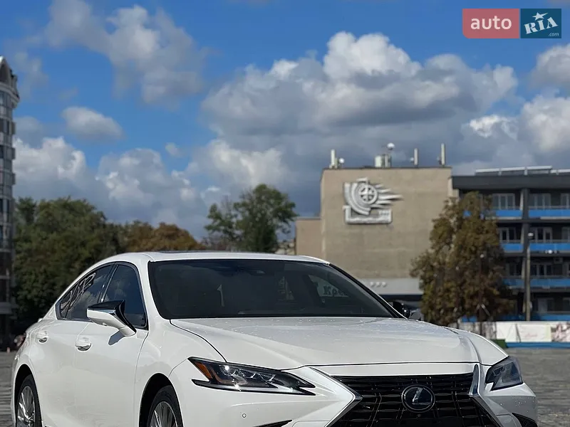 Lexus ES 2018
