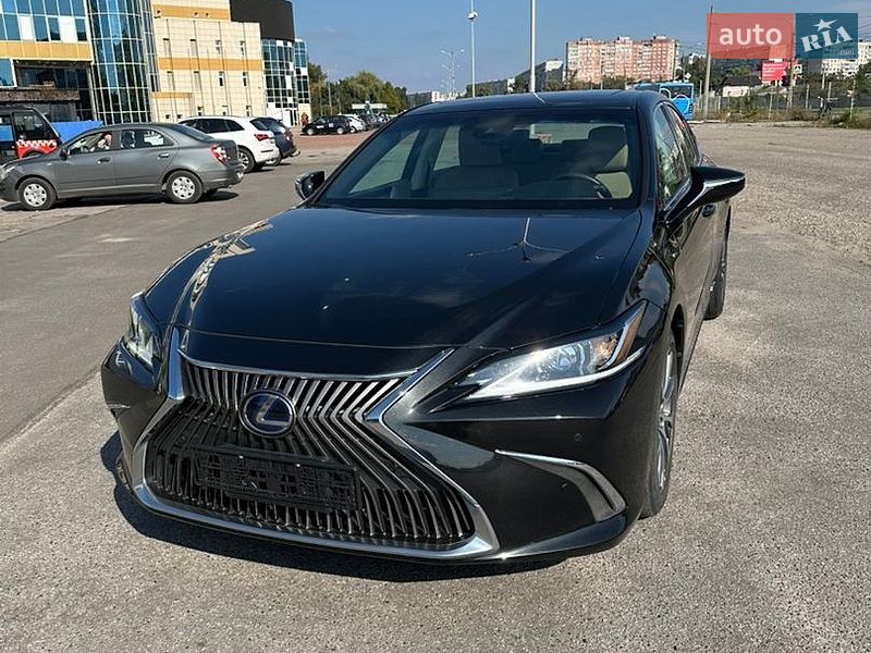 Lexus ES 2021