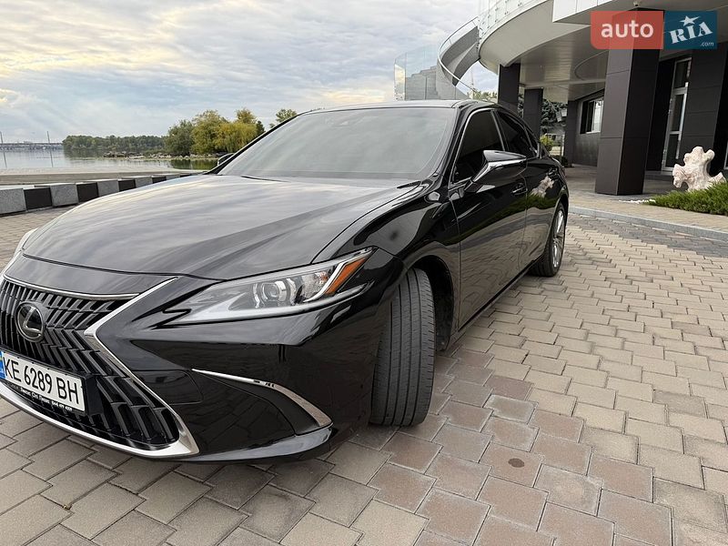Седан Lexus ES 2021 в Дніпрі