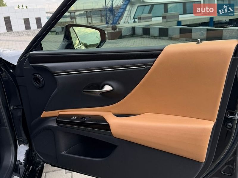 Седан Lexus ES 2021 в Дніпрі