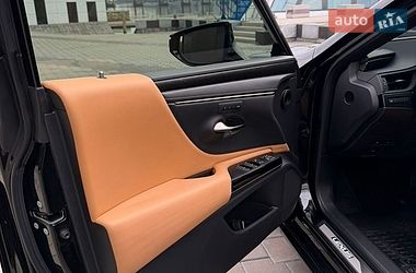 Седан Lexus ES 2021 в Дніпрі