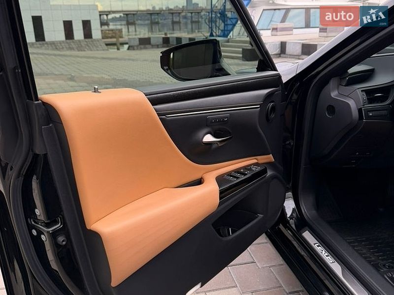 Седан Lexus ES 2021 в Дніпрі