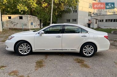 Седан Lexus ES 2012 в Южном