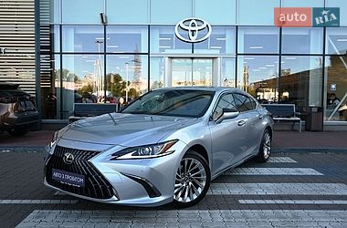 Седан Lexus ES 2023 в Киеве