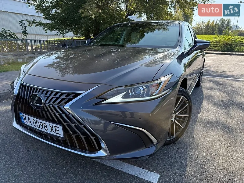 Lexus ES 2022