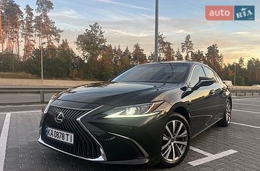 Седан Lexus ES 2019 в Киеве