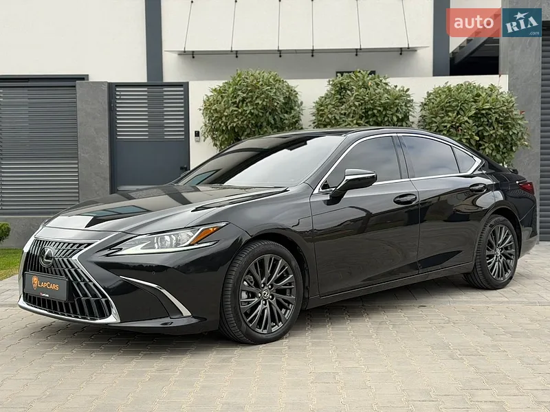 Lexus ES