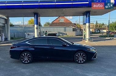 Седан Lexus ES 2021 в Киеве