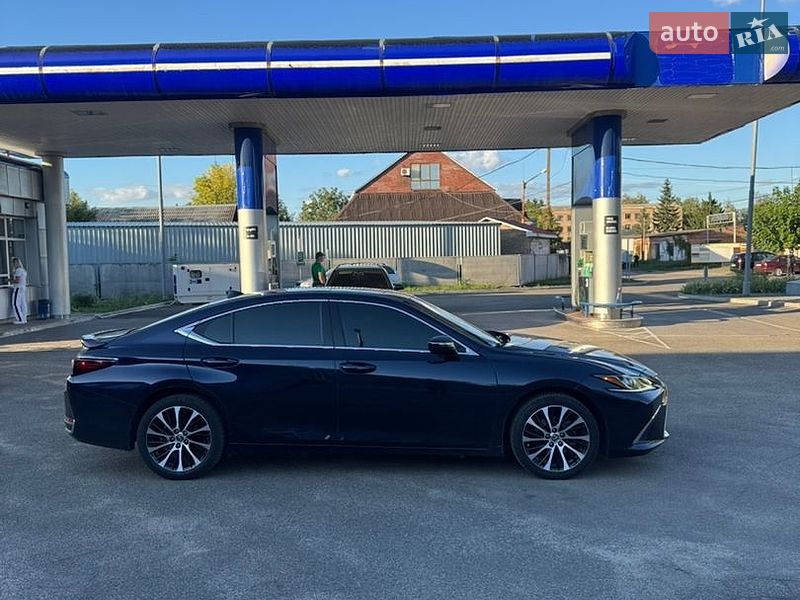 Седан Lexus ES 2021 в Киеве