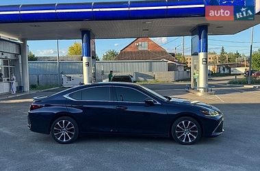 Седан Lexus ES 2021 в Киеве