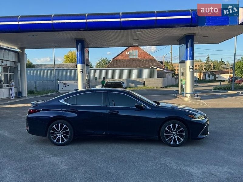 Седан Lexus ES 2021 в Киеве