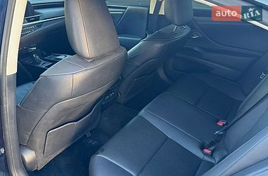 Седан Lexus ES 2021 в Киеве
