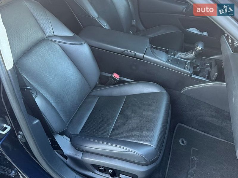 Седан Lexus ES 2021 в Киеве