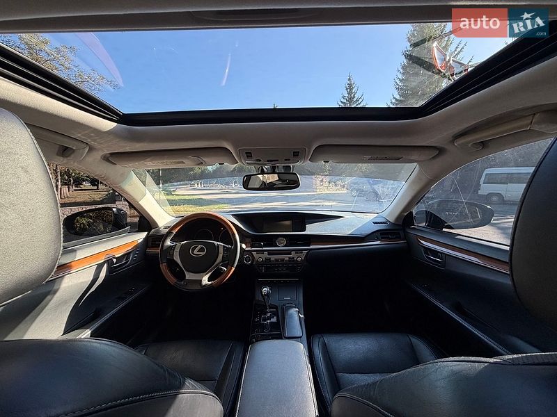 Седан Lexus ES 2012 в Умани
