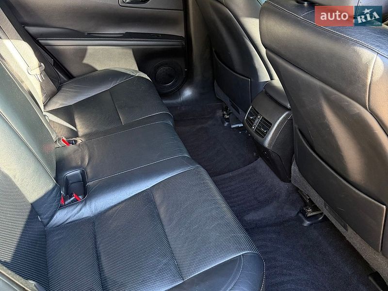 Седан Lexus ES 2012 в Умани