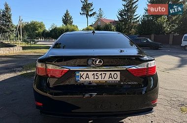 Седан Lexus ES 2012 в Умани