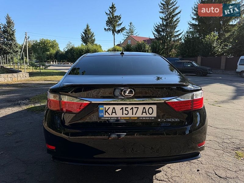 Седан Lexus ES 2012 в Умани