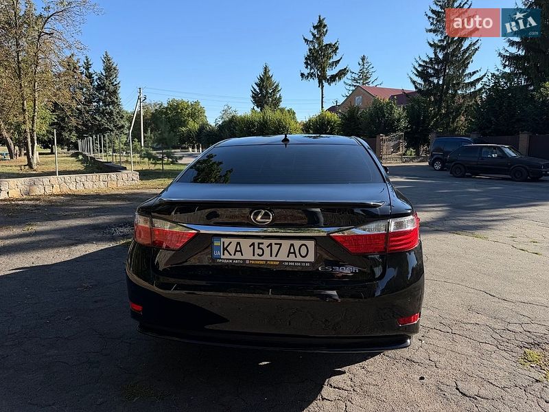 Седан Lexus ES 2012 в Умани