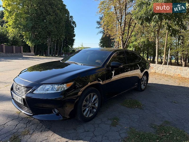 Седан Lexus ES 2012 в Умани