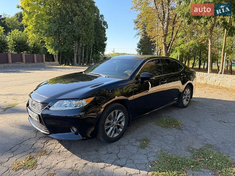 Седан Lexus ES 2012 в Умани