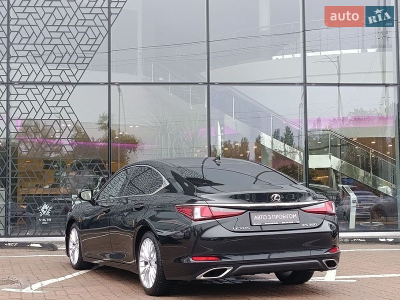 Седан Lexus ES 2020 в Киеве