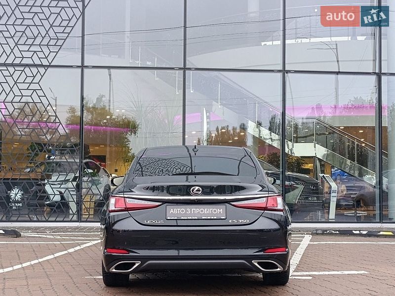 Седан Lexus ES 2020 в Киеве