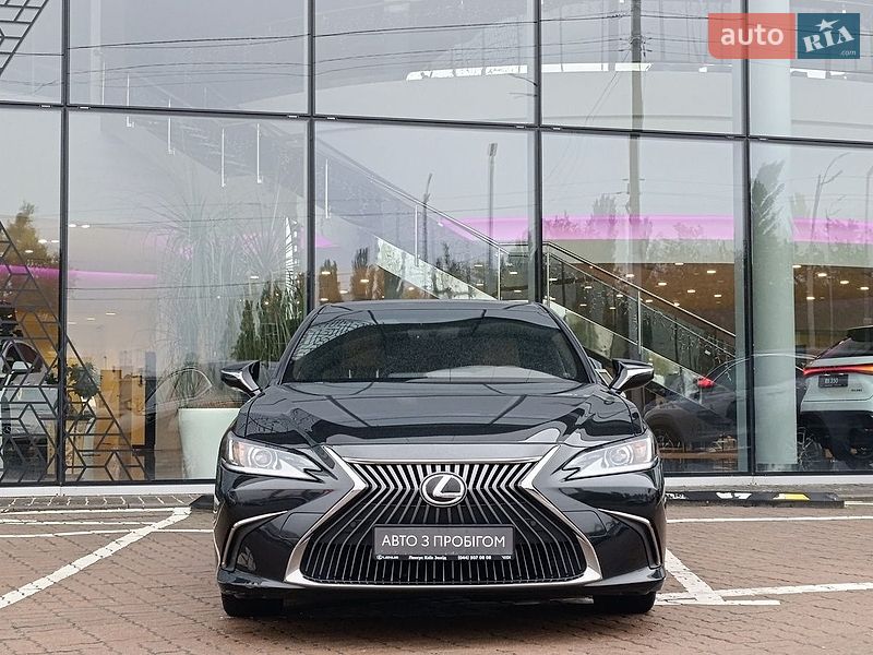 Седан Lexus ES 2020 в Киеве