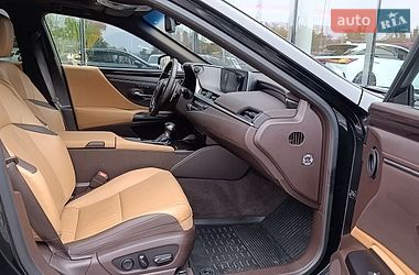 Седан Lexus ES 2020 в Киеве