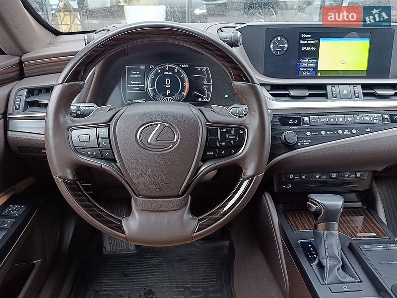 Седан Lexus ES 2020 в Киеве