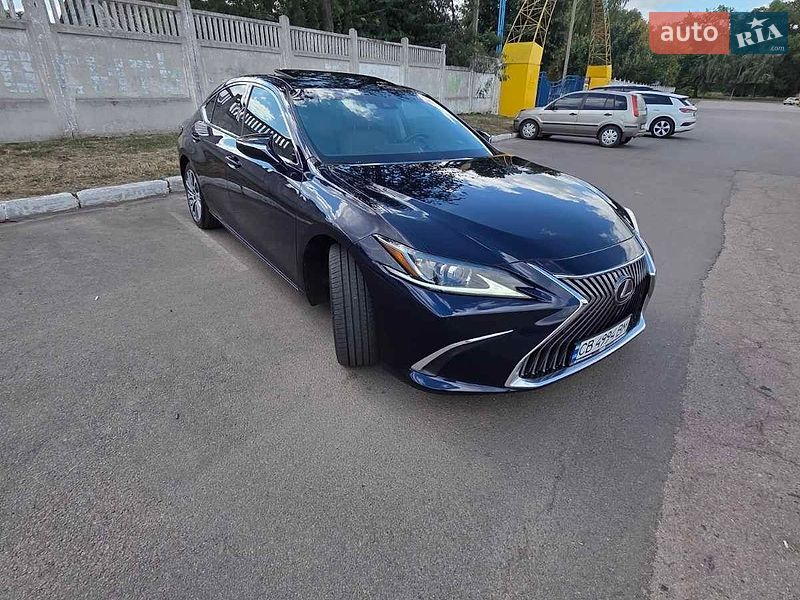 Седан Lexus ES 2019 в Прилуках