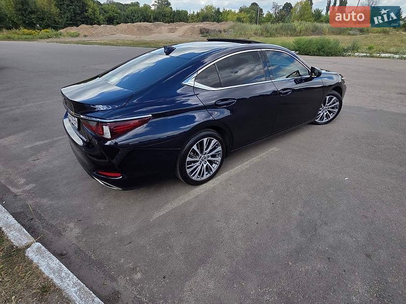 Седан Lexus ES 2019 в Прилуках