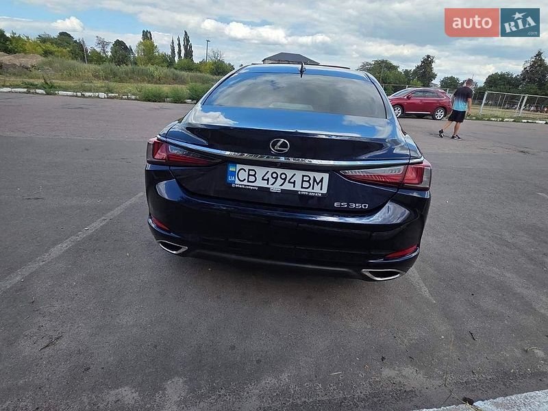 Седан Lexus ES 2019 в Прилуках