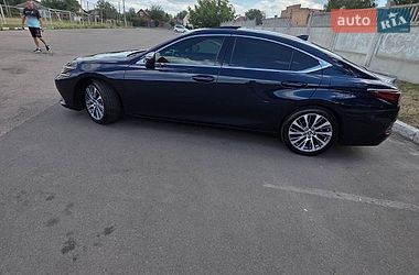 Седан Lexus ES 2019 в Прилуках