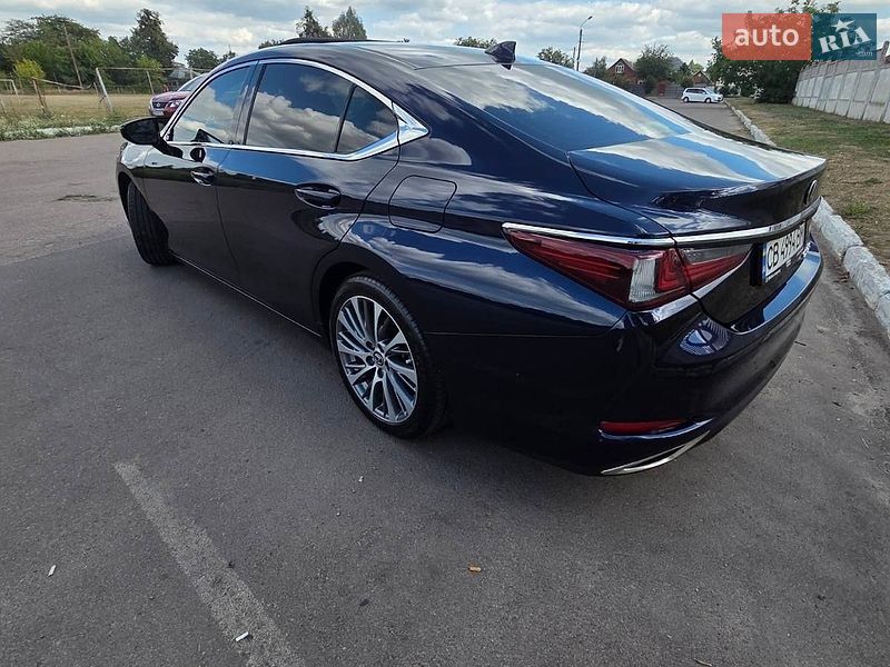 Седан Lexus ES 2019 в Прилуках
