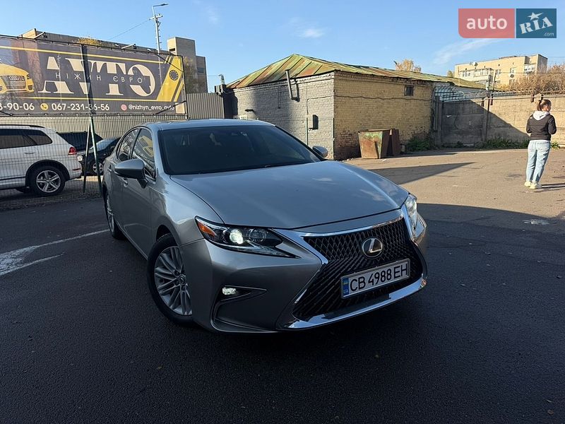 Седан Lexus ES 2016 в Ніжині