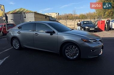 Седан Lexus ES 2016 в Ніжині