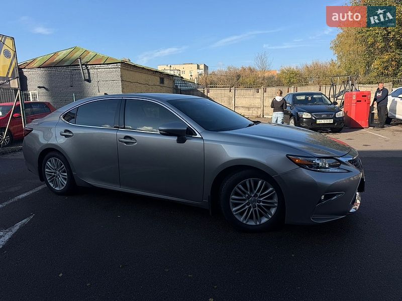 Седан Lexus ES 2016 в Ніжині