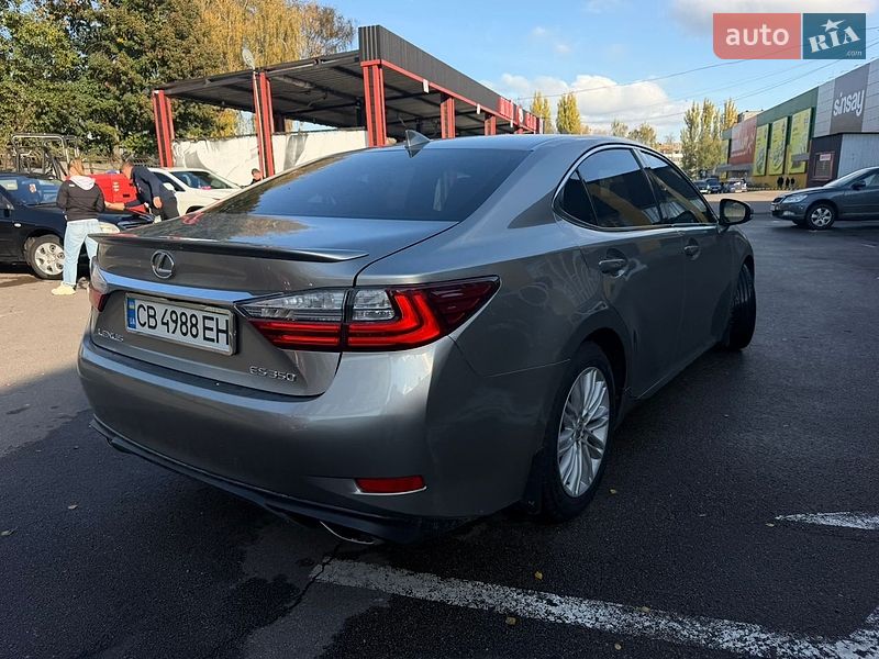Седан Lexus ES 2016 в Ніжині