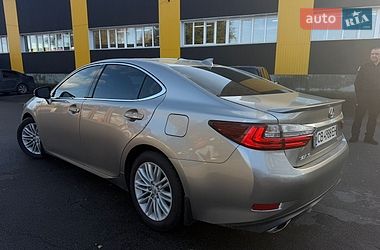 Седан Lexus ES 2016 в Ніжині