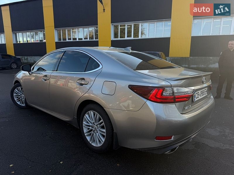 Седан Lexus ES 2016 в Ніжині