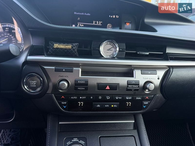 Седан Lexus ES 2016 в Ніжині