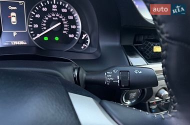 Седан Lexus ES 2016 в Ніжині